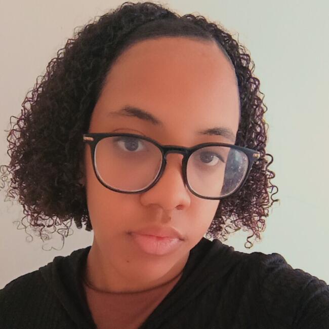 Babysitter in Almada: Raissa