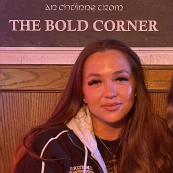 Canguro en Denia: Emma jones