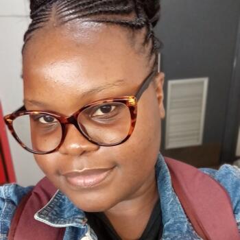 Babysitter Tokoza: Agnes