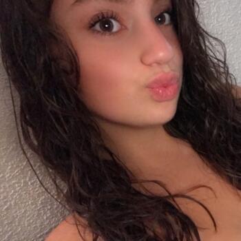 Babysitter in Saint-Sulpice-la-Pointe: Jessy