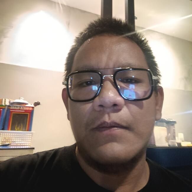 Lowongan pekerjaan babysitting di Jakarta: Benny