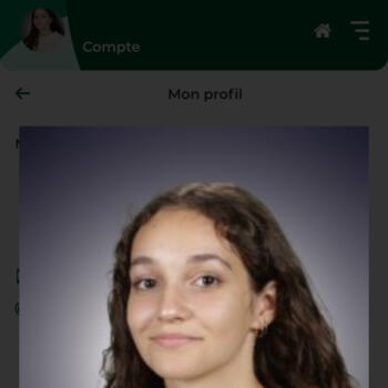 Babysitter in Sainte-Luce-sur-Loire: Anna