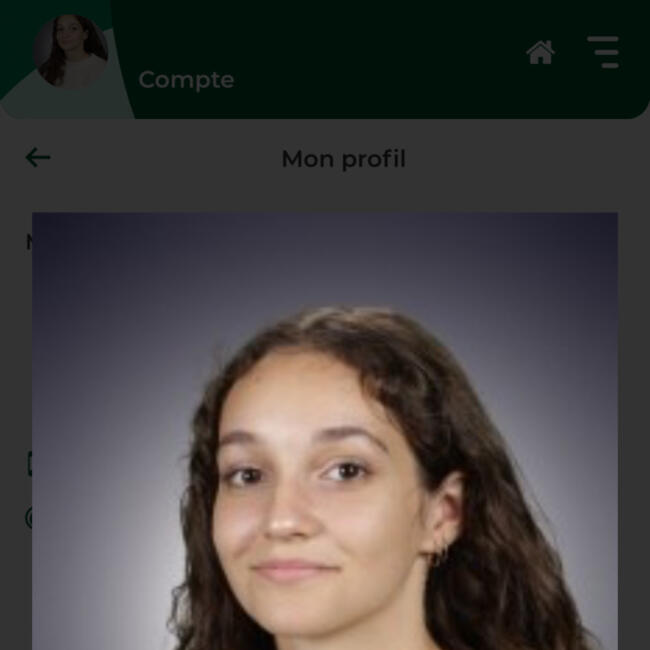 Babysitter in Sainte-Luce-sur-Loire: Anna