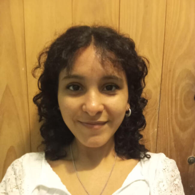 Babysitter in San Juan Bautista: Mora