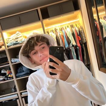 Babysitter in Guignen: Louka