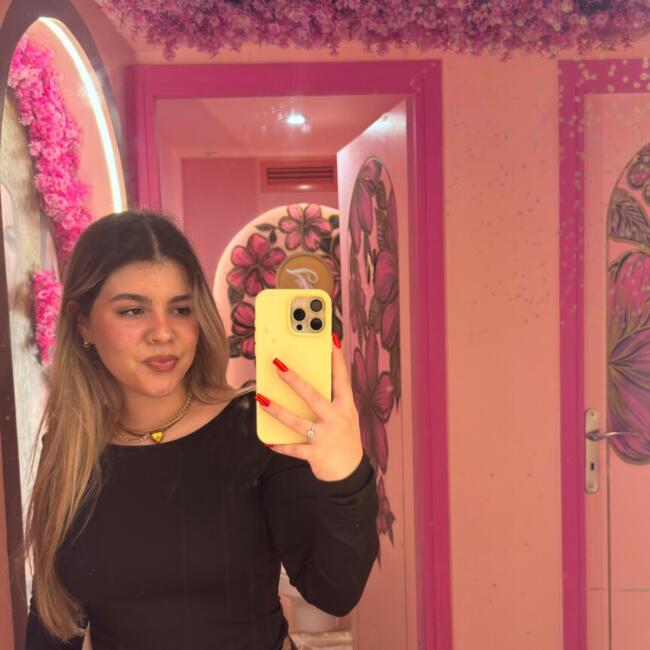 Babysitter στην περιοχή Αιγάλεω: Ελενη