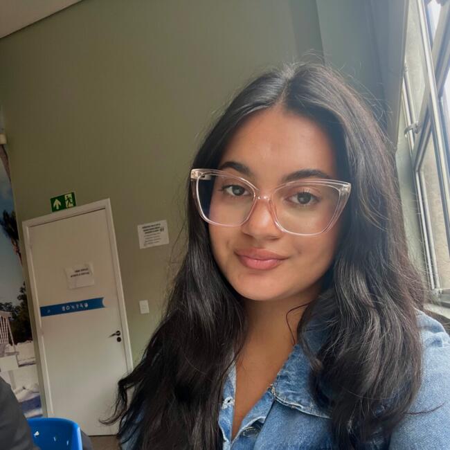 Babysitter in Canoas: Mikaelly