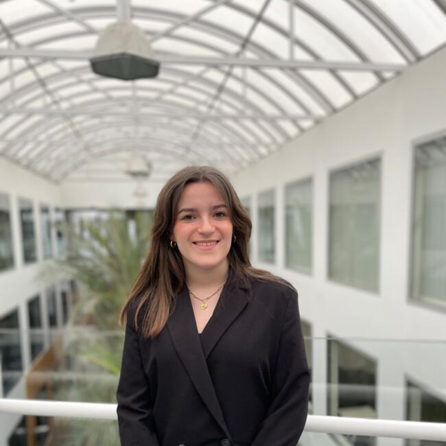 Babysitter in Chartres-de-Bretagne: Chloé