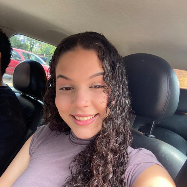 Babá em Brasília: Pryscila