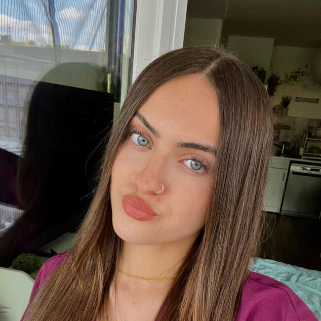 Babysitter in Saint-Germain-lès-Arpajon: Leyna