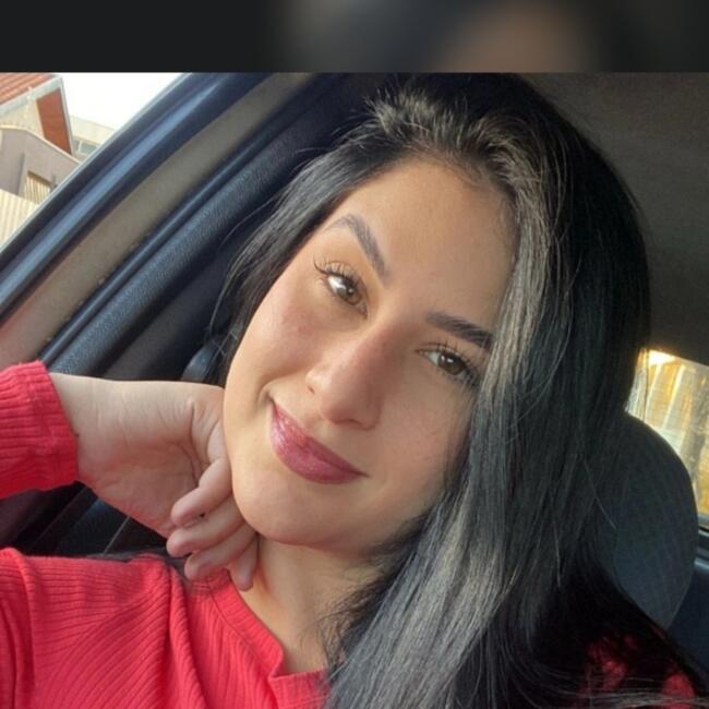 Babysitter in Leme: Thaina