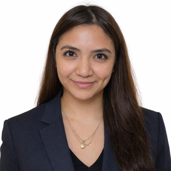 Babysitter in Savigny: Vivian