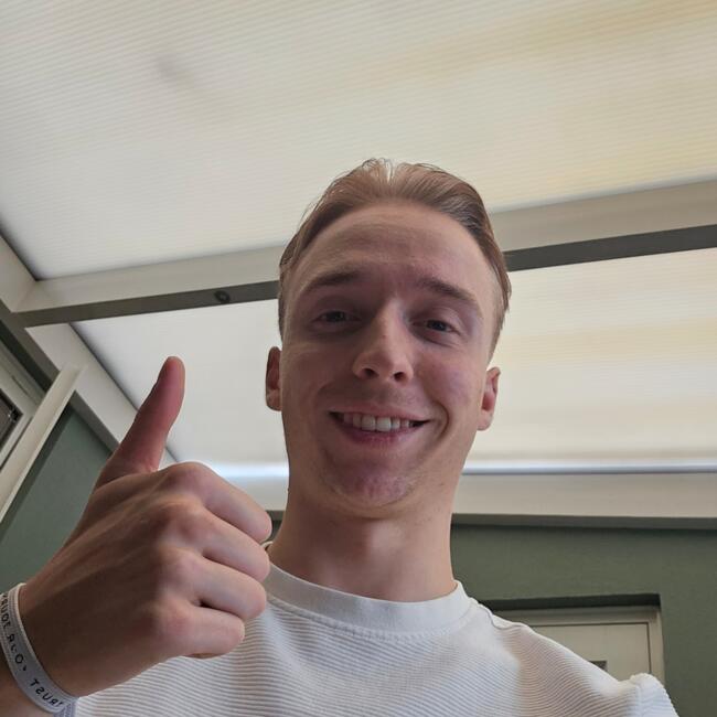 Oppas in Wanroij: Bas