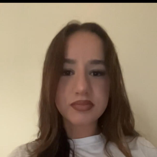 Babysitter in Angers: Sirine