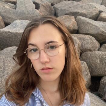 Babysitter in Caen: Claire