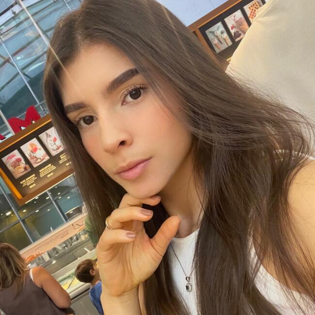 Babysitter in Bello: Emily Dayana