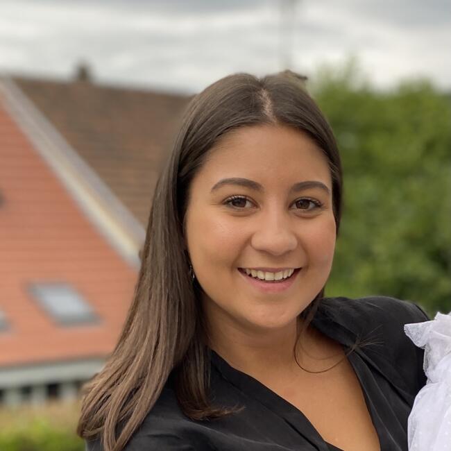 Niñera en Reims: Clara
