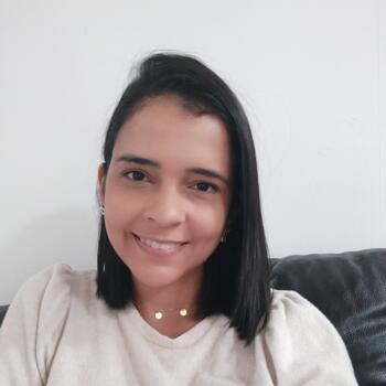 Nanny in Dublin: Priscila
