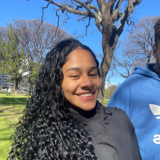 Babysitter in Buenos Aires: Gisele