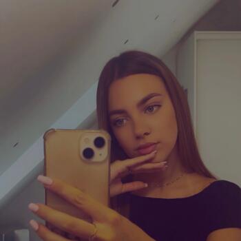 Babysitter in Thimory: Louanne