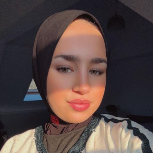 Babysitter in Kortrijk: Laila