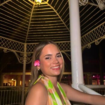 Babysitter in Cidra: Krystal Cruz