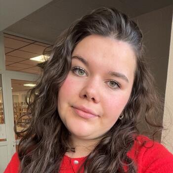 Babysitter in Dampierre-sur-Boutonne: Lucie
