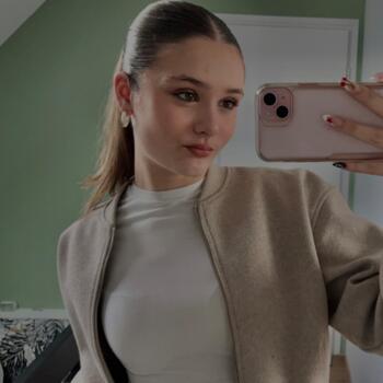 Babysitter in Leffrinckoucke: Clelia