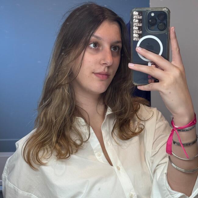 Babysitter in Hazebrouck: Charlotte