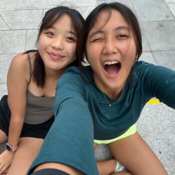 Babysitter in Singapore: Sidney