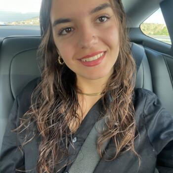 Babysitter em Venda do Pinheiro: Joana