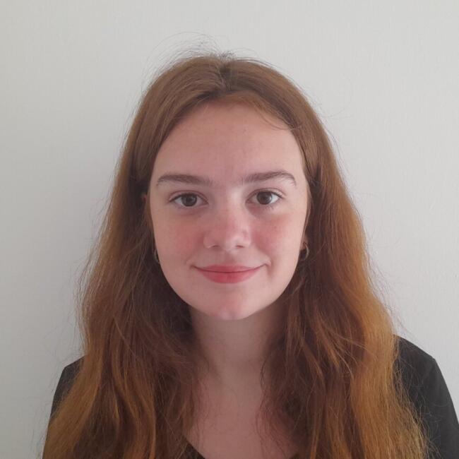 Babysitter in Saint-Louis: Ambre