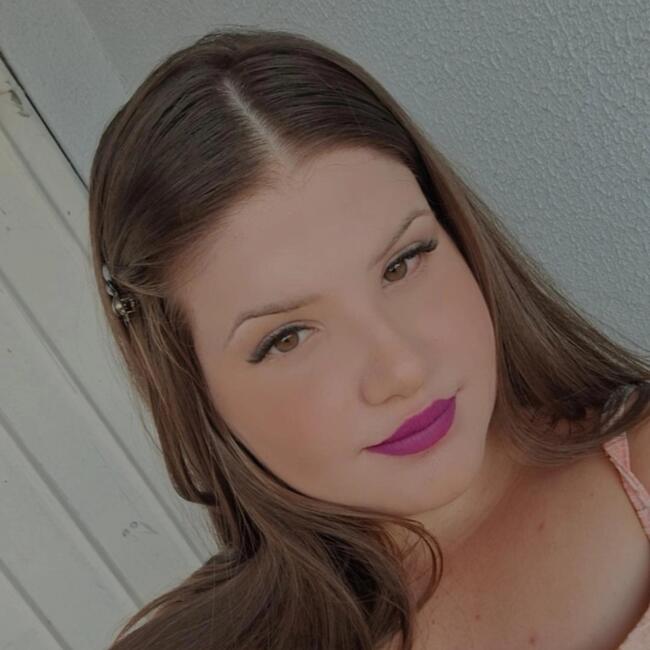 Babá em Cascavel: Layane