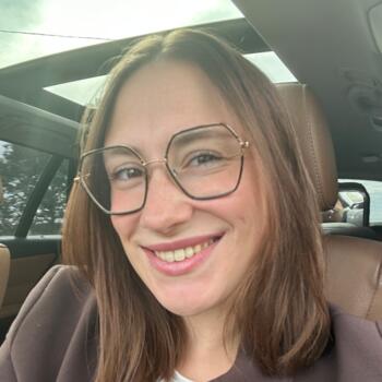 Babysitter in Saint-Poix: Laura