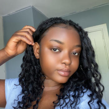 Babysitter in Bettystown: Oloyede