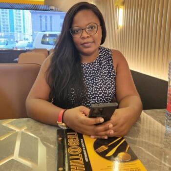 Babysitter in Dubai: Rutendo