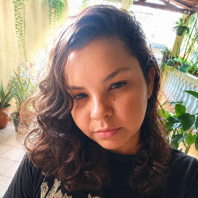 Emprego de babá em Betim: Raquel