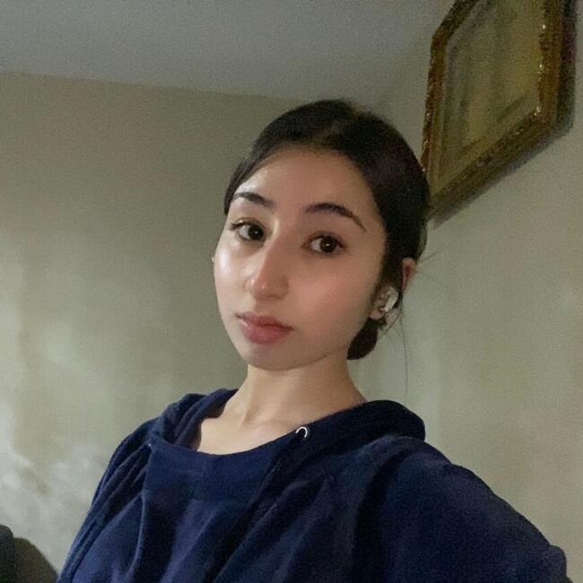 Babysitter in Paris: Rania