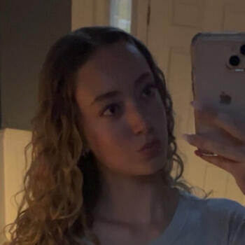 Babysitter in Newtown (Connecticut): Celia