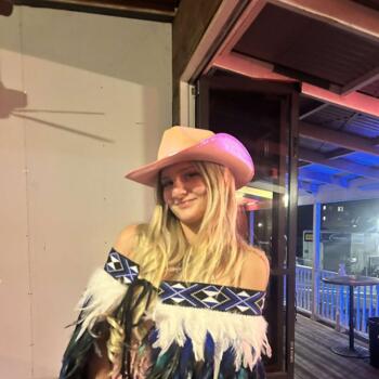 Babysitter in Whangarei: Emma