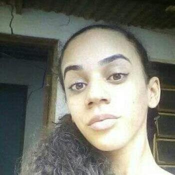 Babysitter in Governador Valadares: Lorena