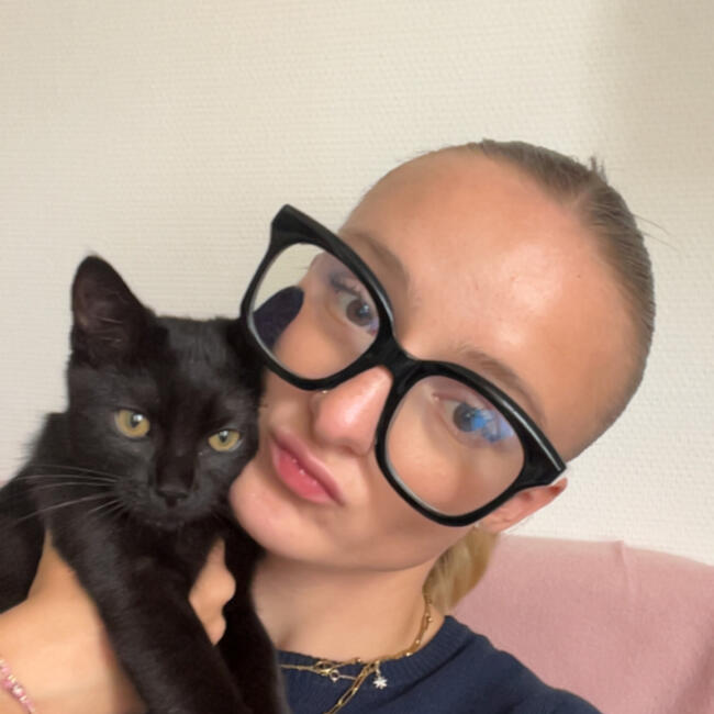 Babysitter in Rouen: Lola