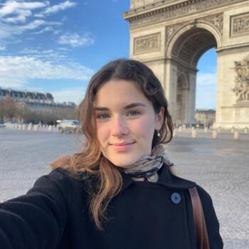 Babysitter in Paris: Margaux