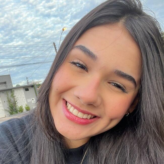 Babá em Araguari: Rayane