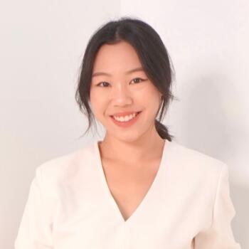 Babysitter in Singapore: Renee