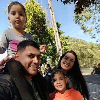 Emprego de babá em Curitiba: emprego de babá Alisson