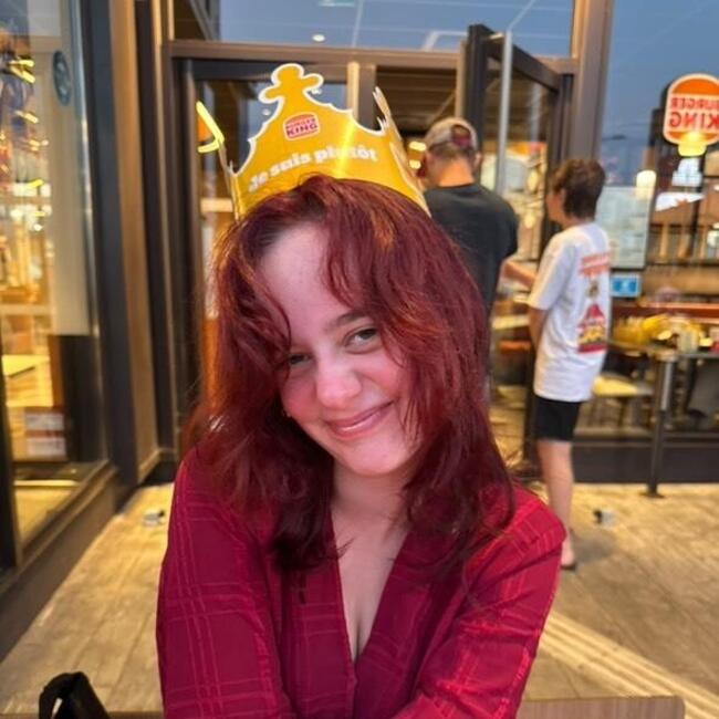 Babysitter in Nantes: Violette