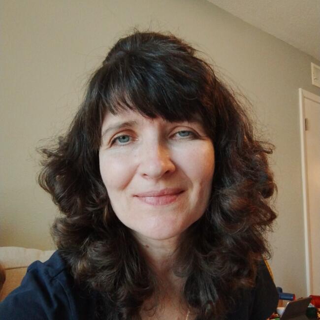 Babysitter in Overland Park: Julia