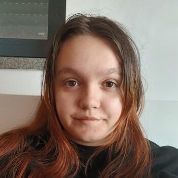 Babysitter in Belas: Daniela