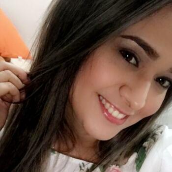Babysitter in Floridablanca: Laura Katherine